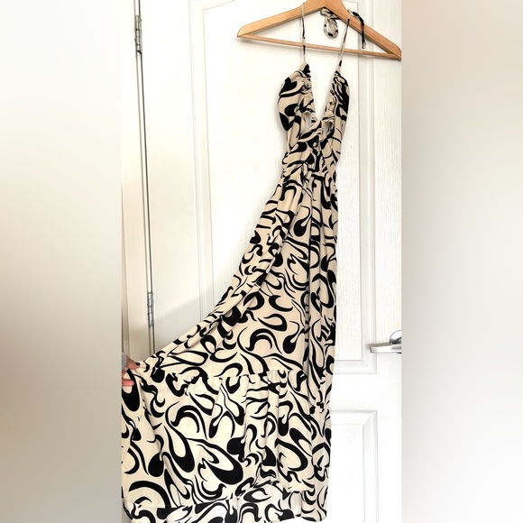 Cupshe Black & Cream Abstract Swirl Ruching Halter Maxi Dress Sz S Tiered Boho - Picture 5 of 16